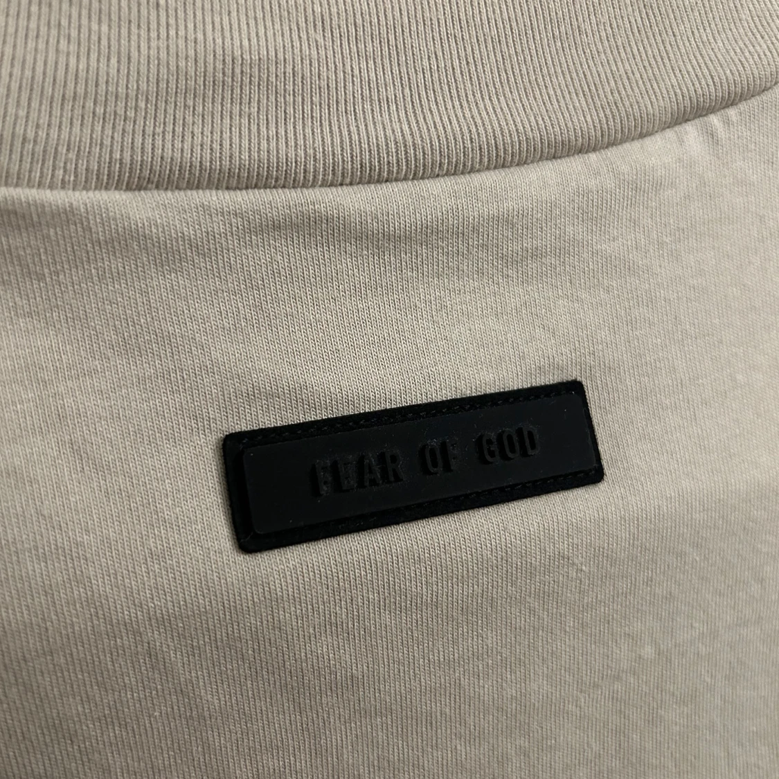 Fear Of God Essentials - ESSENTIALS TEE - SILVER CLOUD - 91