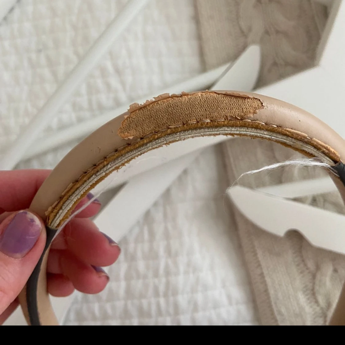 Vit handväska från Guess - 92