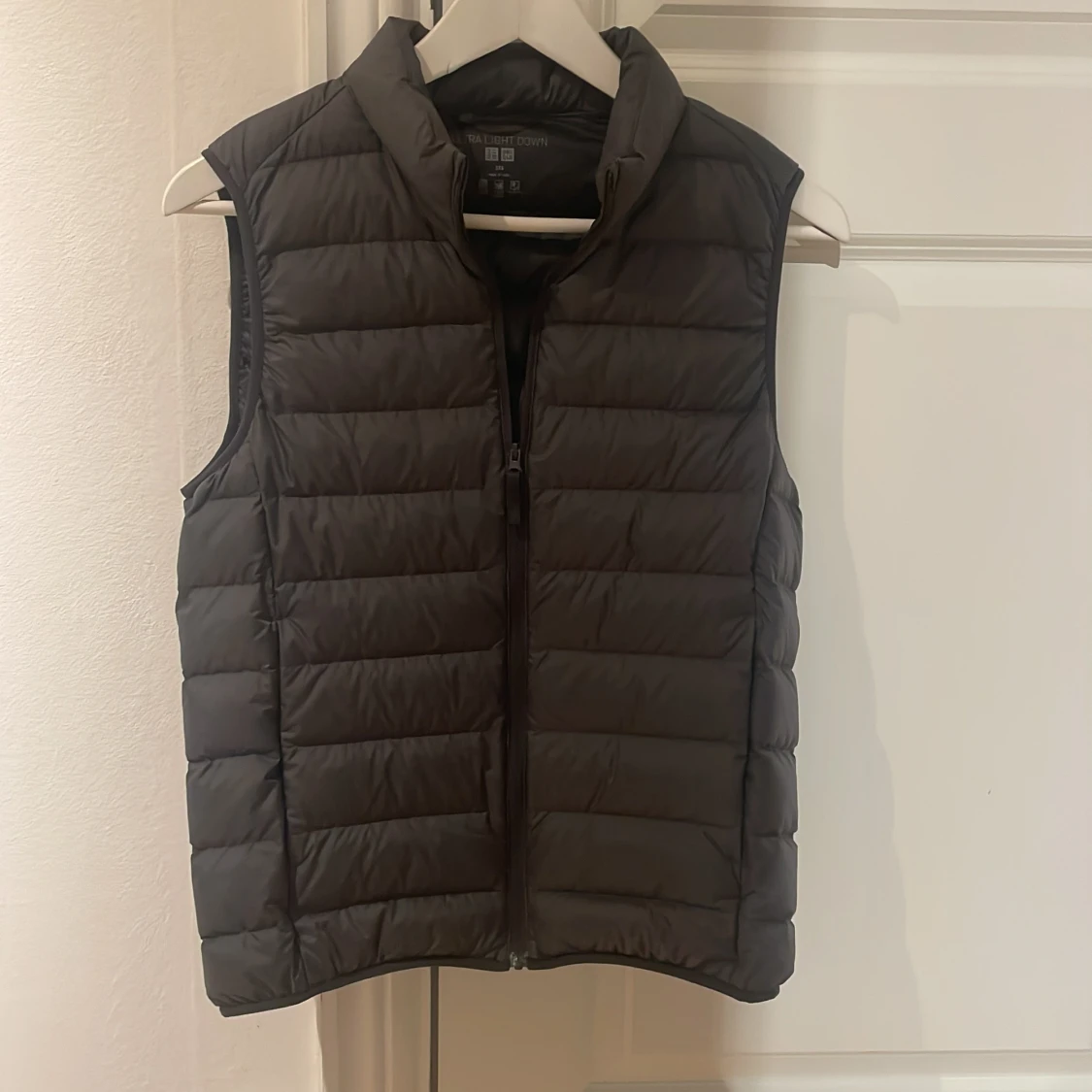 Uniqlo ultra light down väst grå