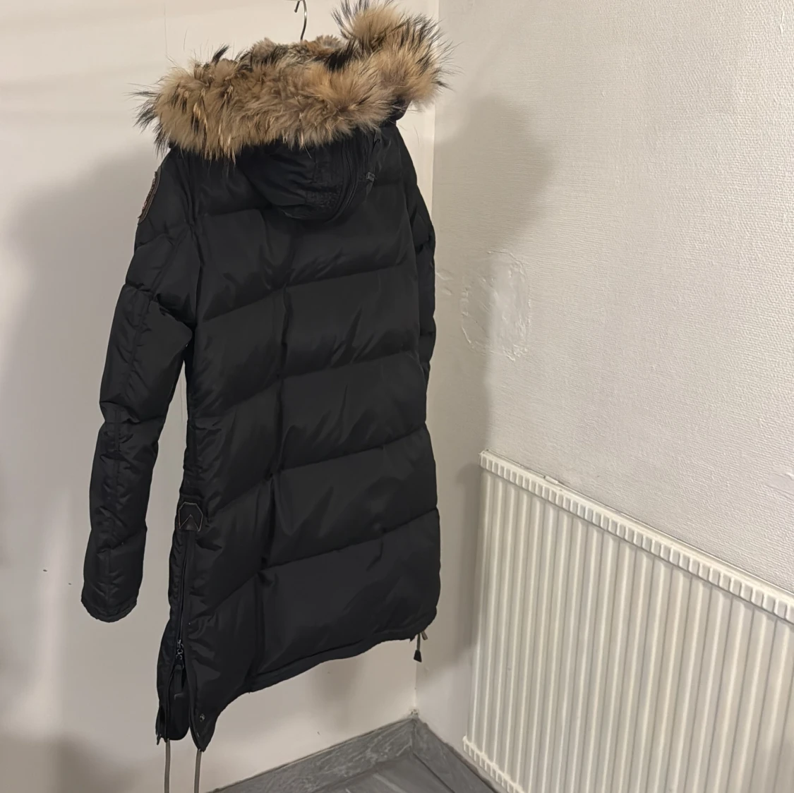 Svart dunjacka från Parajumpers - 90