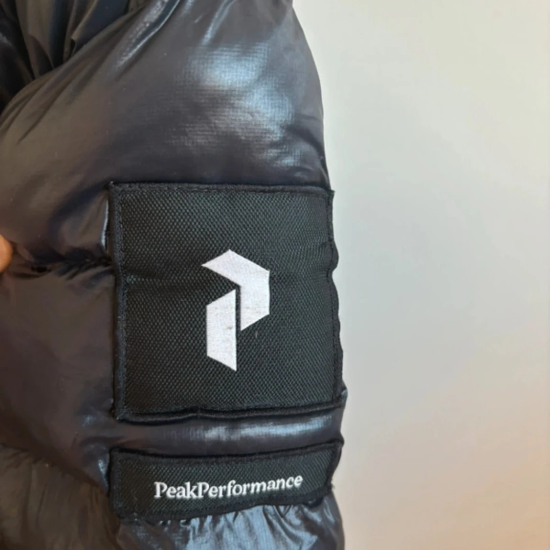 Svart dunjacka från Peak Performance - 91