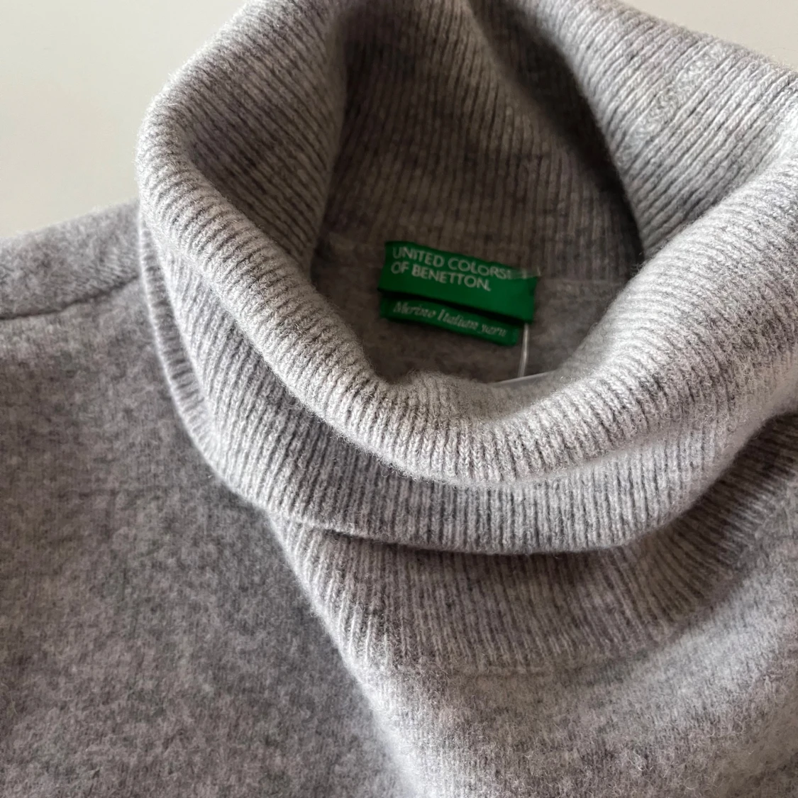 Grå polotröja från United Colors of Benetton - 90