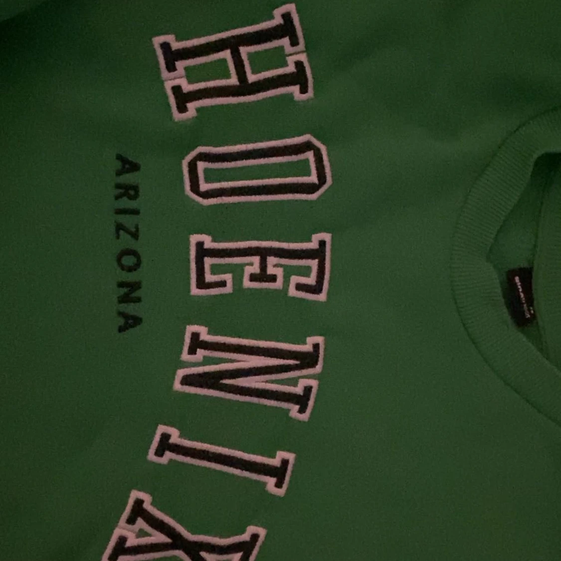 Snygg crewneck från Gina tricot - 90