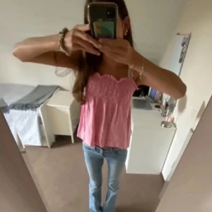 Topp🌟 - Så himla fin Gant top!🎀🎀 I storlek XS, vet inte om den är menad som en klänning för barn, men passar som en topp för mig som vanligtvis bär XS!🌟