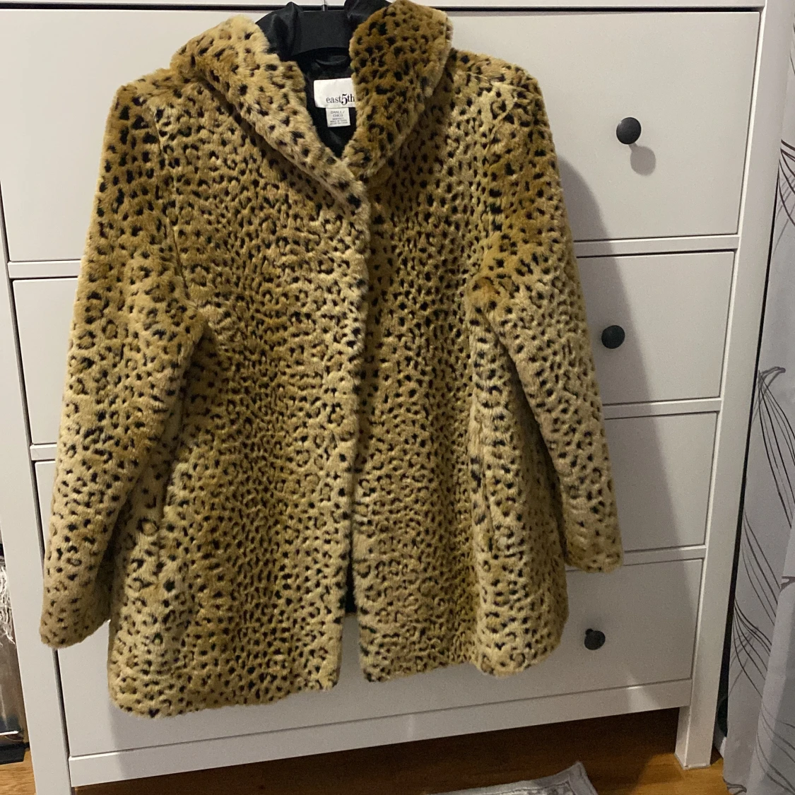 Leopardmönstrad pälsjacka från Naf Naf