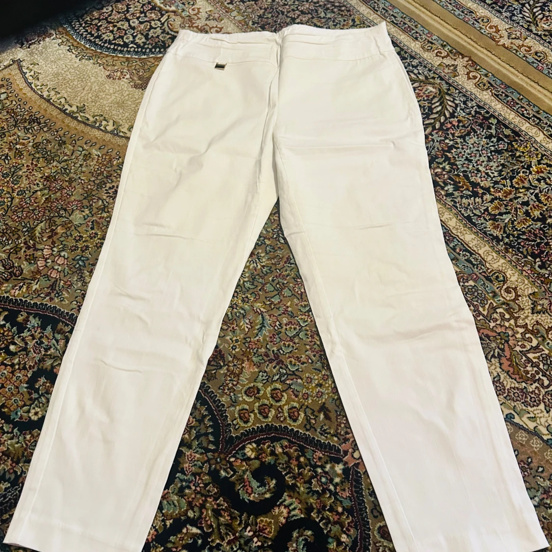 Vita byxor från Alfani