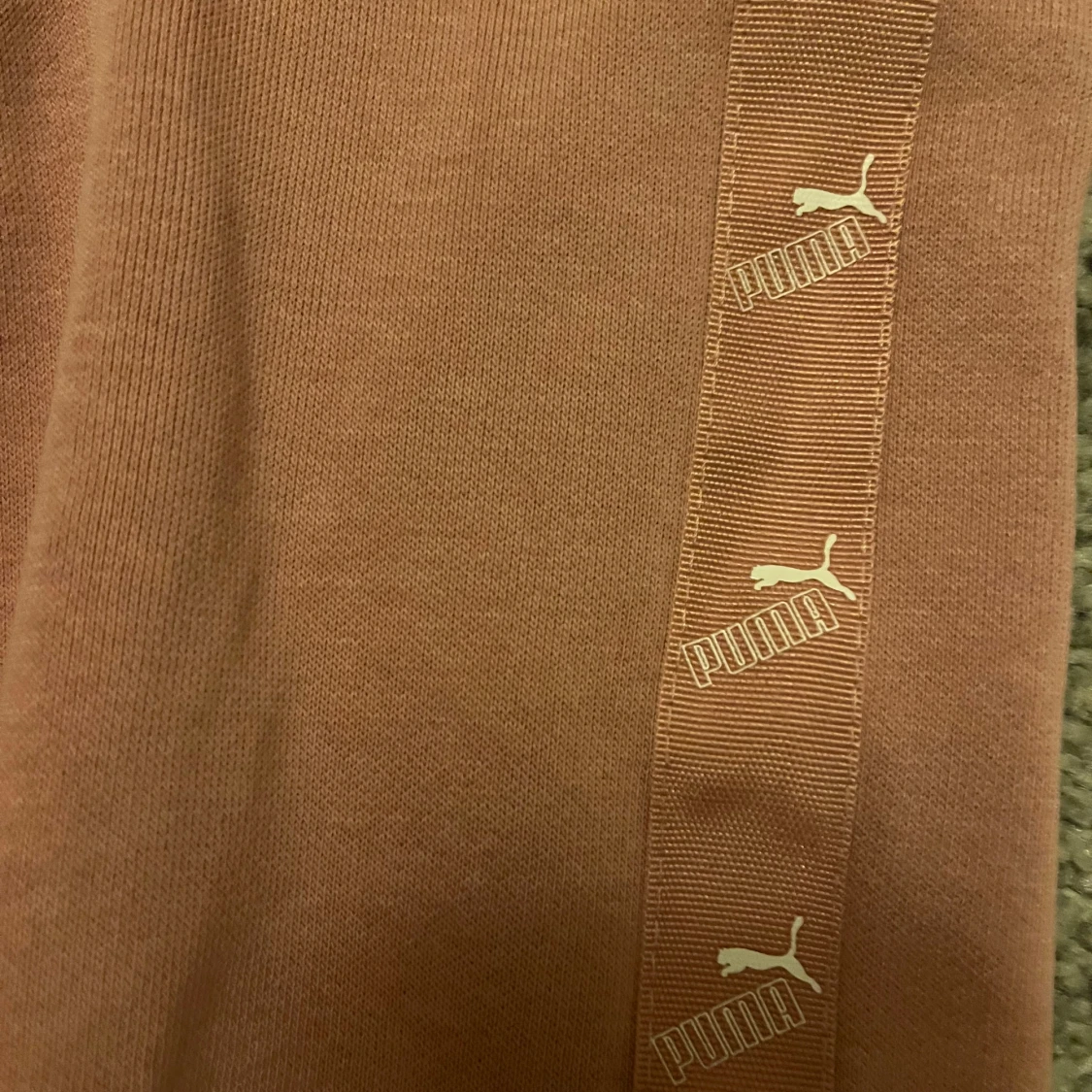 Rosa huvtröja från puma  - 90