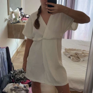 Coverup - Vit coverup från hm, strl s