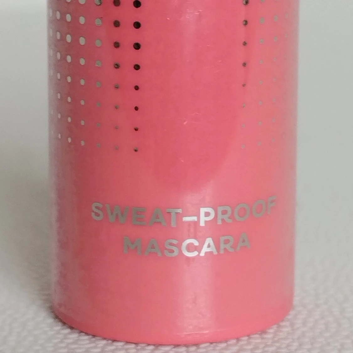 Svart mascara från The One avtive - 90