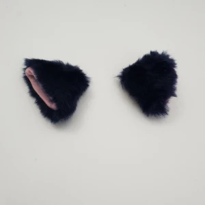 Mörklila kattöron - Bra skick