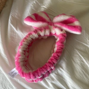 Säljer en som man har när man sminkar eller gör sin hudvård - Säljer något som man har när man sminkar eller gör sin hudvård med har ingen andväning till den 