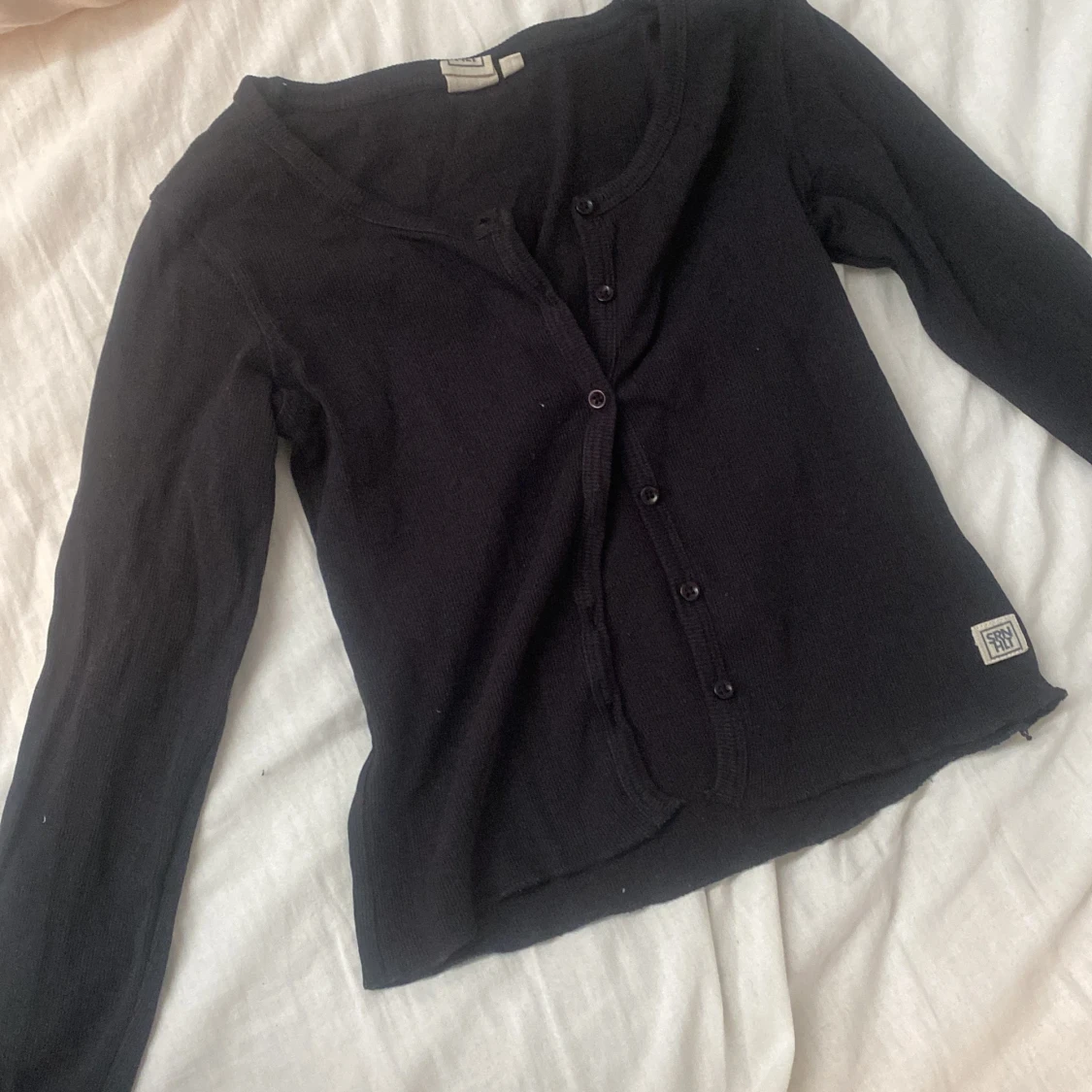 Långärmad tröja med knappar - 90