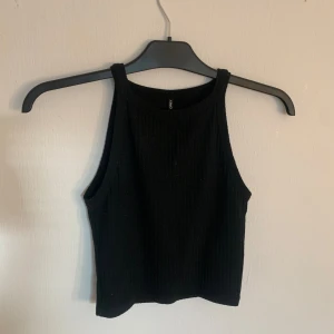 Svart linne - Bra skick, hör av dig för fler bilder!