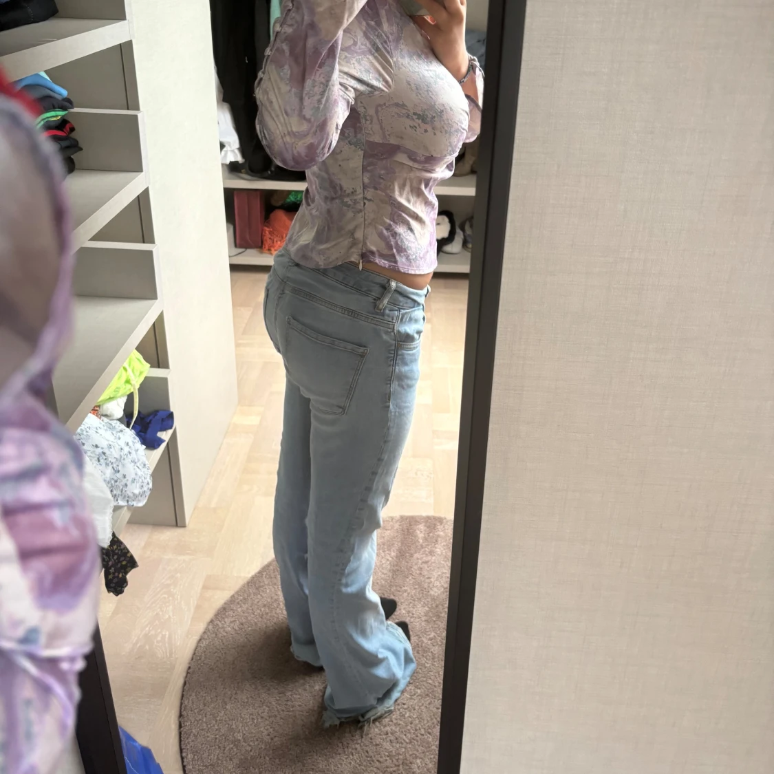 Ljus tvättade lågmidjade jeans 😁 - 90