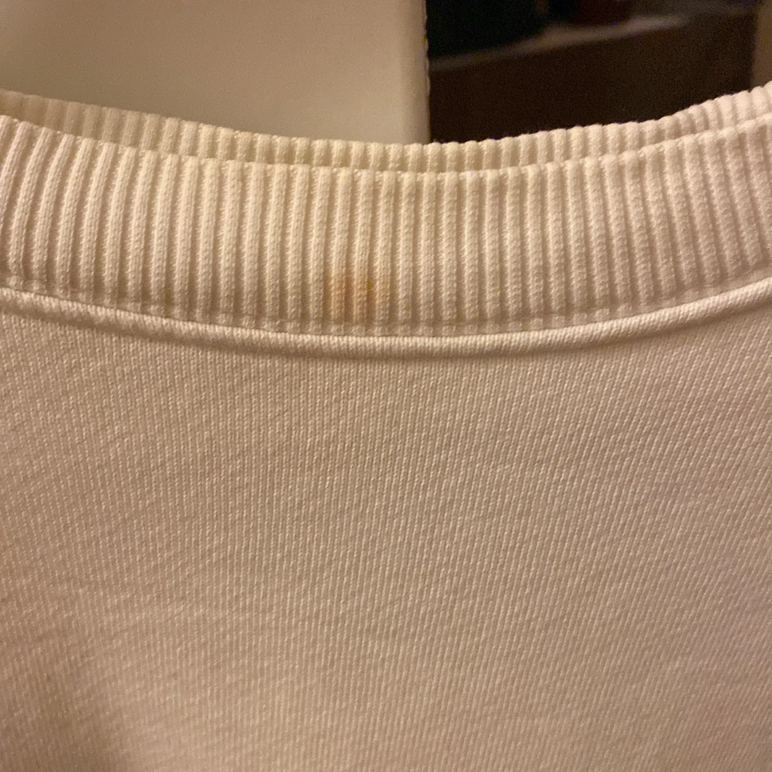 Vit sweatshirt med texten 'Paradise' - 1