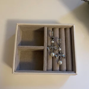 Faline Earrings  - 55kr per par, gjorda i rostfritt stål vilket innebär att de inte färgar av sig eller tappar färg💞 Beställ via Plick eller Ebnorth.quickbutik.se🤗