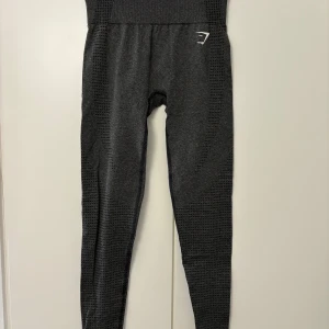 Gymshark träningstights  - Träningstights från gymshark. Använda fåtal gånger och är i bra skick, stl S. Köparen står för frakten 