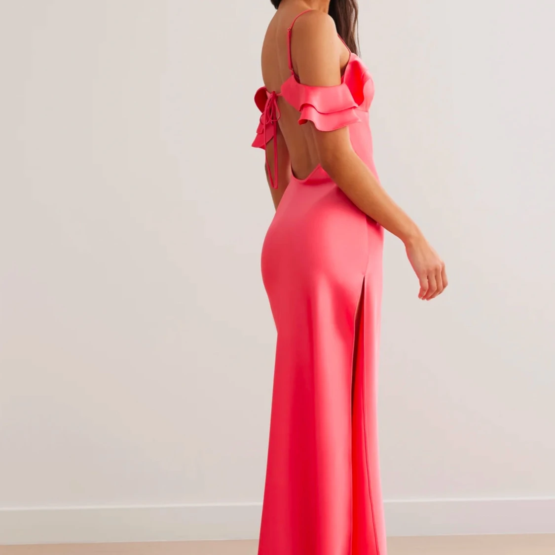 Rosa långklänning med volangdetaljer, balklänning - 1