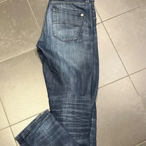 Tramarossa jeans - Tramarossa jeans i fint skick. Storleken är 34. Jeansen är slim fit