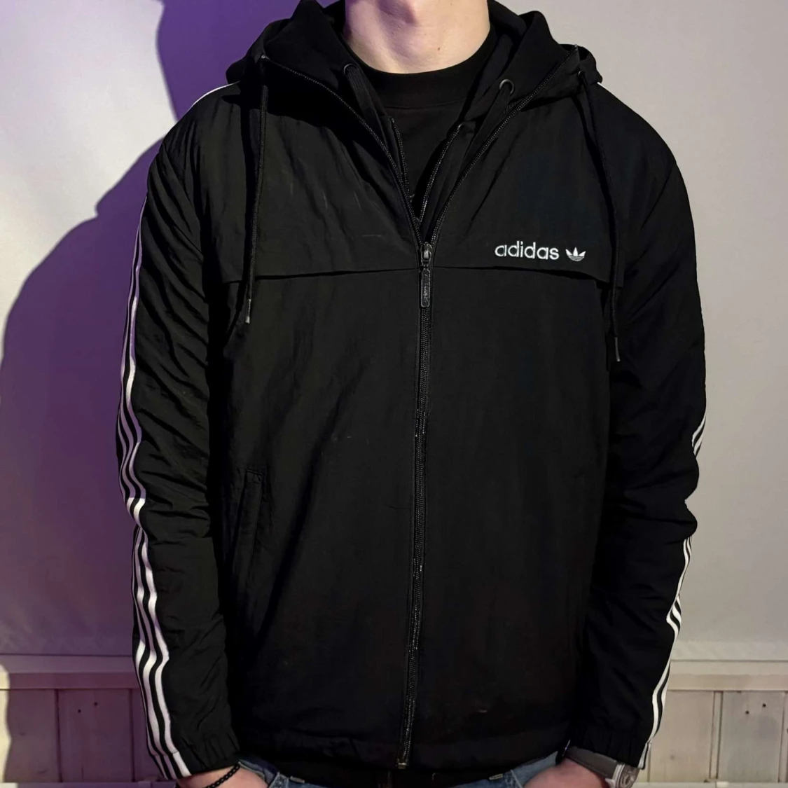 Svart vindjacka från Adidas