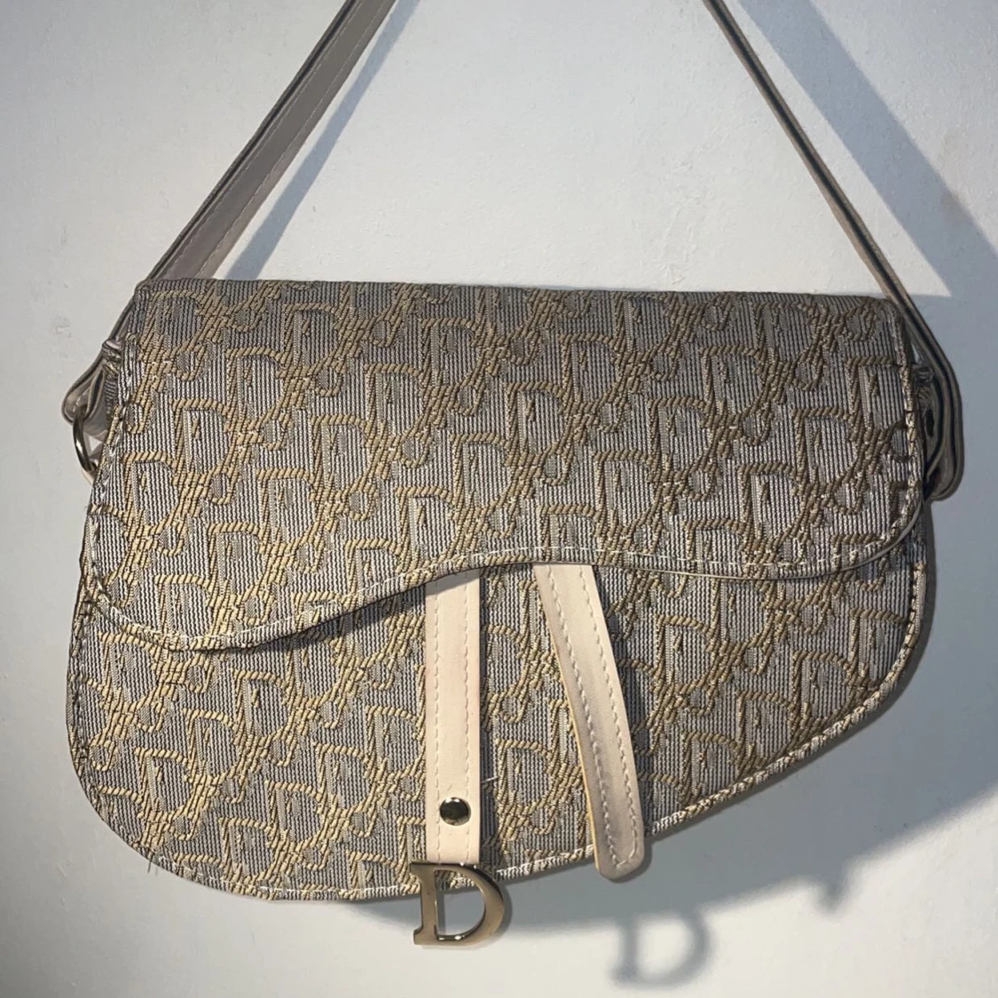 Beige axelväska  - 1