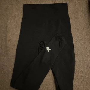 Tränings byxor - Tränings tights från lager 157. Använda men bra skick! Super bekväma 