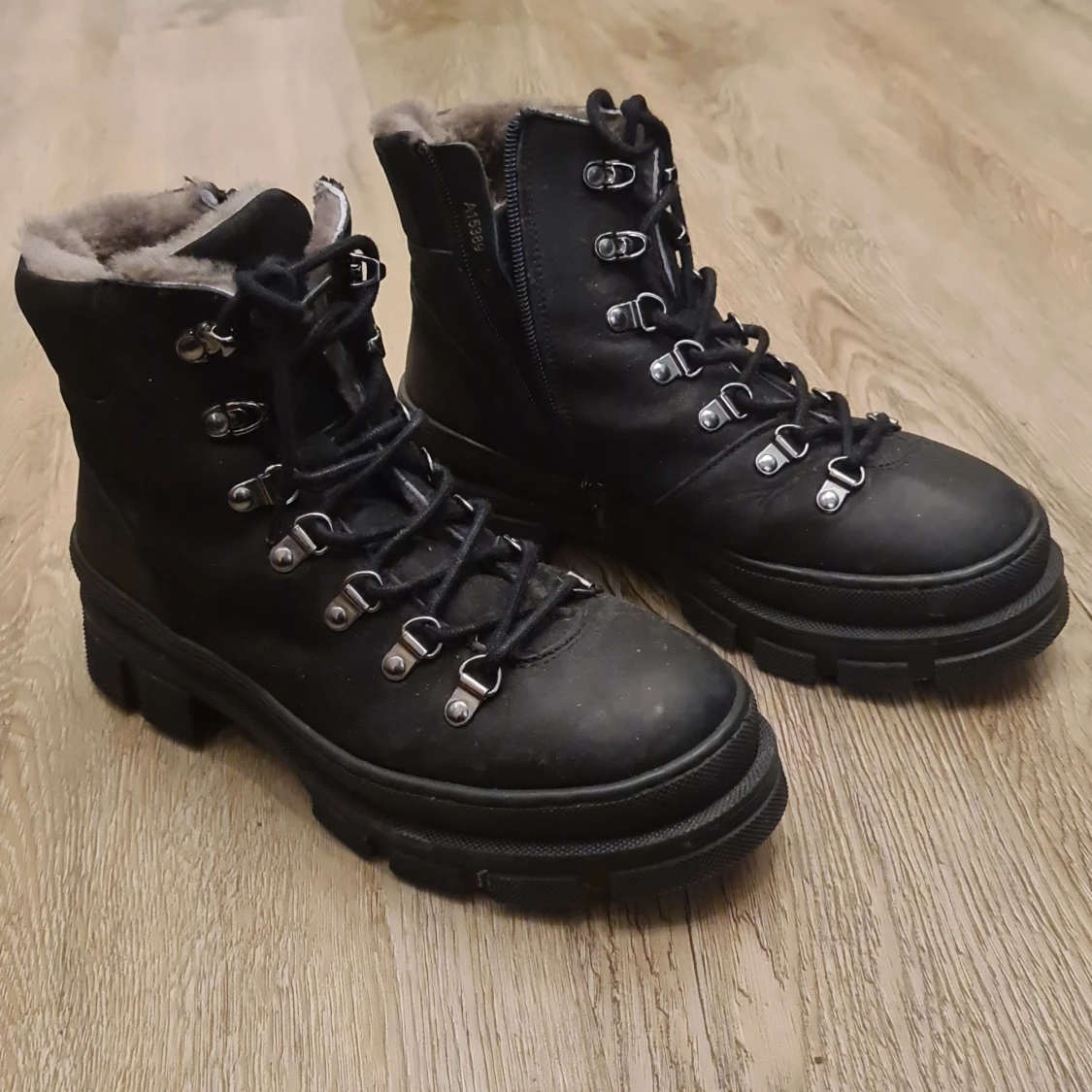 Svarta kängor från Billi Bi