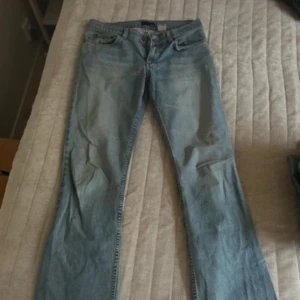 Lågmidjade bootcut jeans - Supersnygga i storlek 38💗