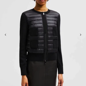 Moncler cardigan  - Söker denna cardigan i storlek XS eller S, måste va äkta å kvitto måste finnas!!