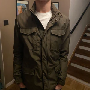 Woolrich field jacket M - 9/10 skick utan defekter, skruv för mer frågor eller bilder 