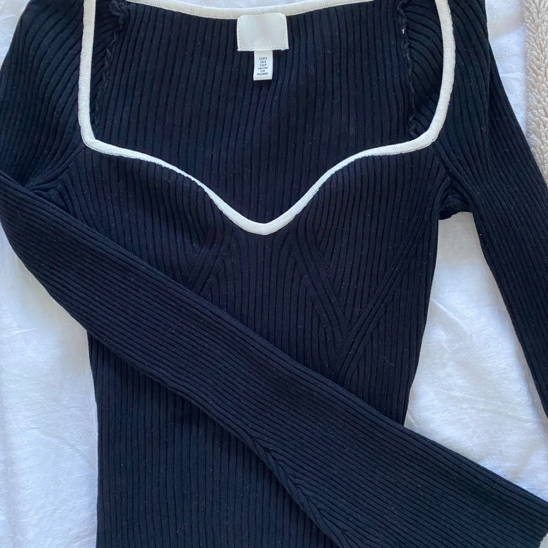 Svart ribbad topp från H&M - 91