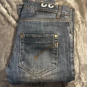 Dondup jeans - Tja säljer dessa dondup jeans som är 30/32. Jävligt feta och skickets är 9/10