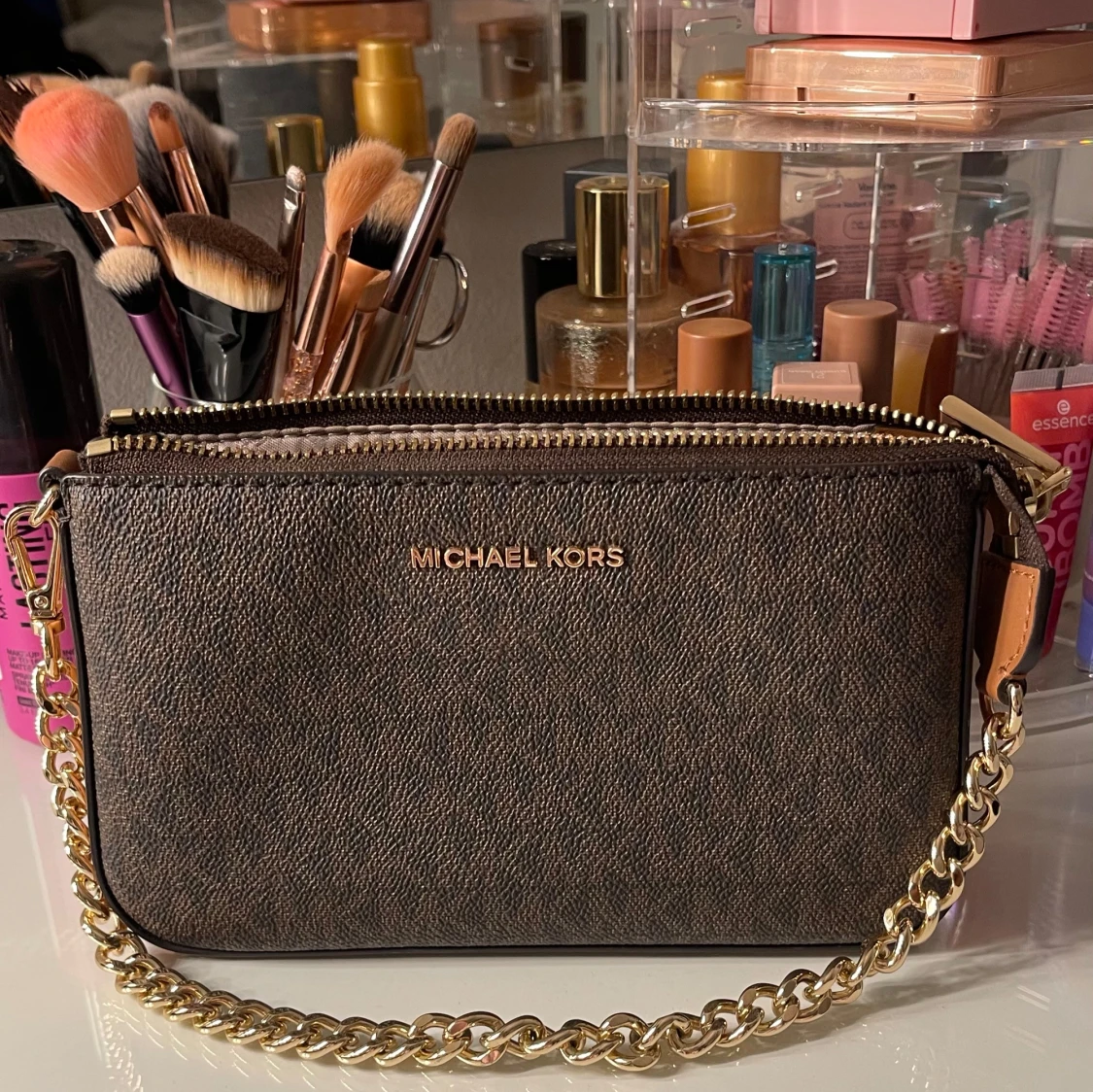 Brun axelväska från Michael Kors - 1