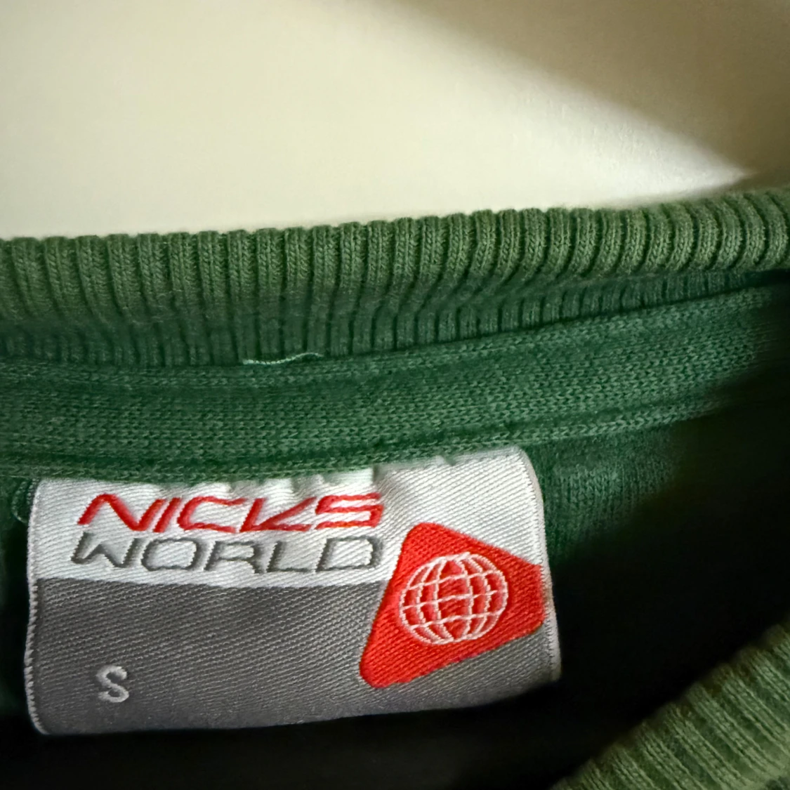 Grön sweatshirt från Nicks World - 92