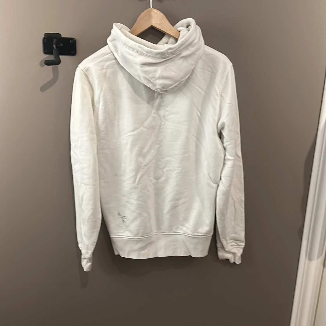 Vit hoodie från GANT - 1