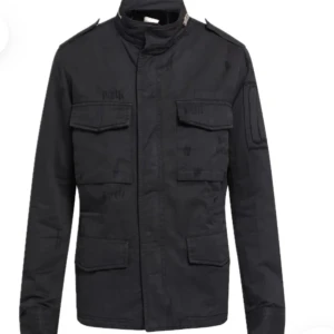 Zadig voultaire field jacka - Säljer en unik field jacka från Zadig voultaire som är fodrad med päls. Den är i storlek S och den är använd ett fåtal gånger. Nypriset ligger på 5600kr. Mitt pris 1499kr. 