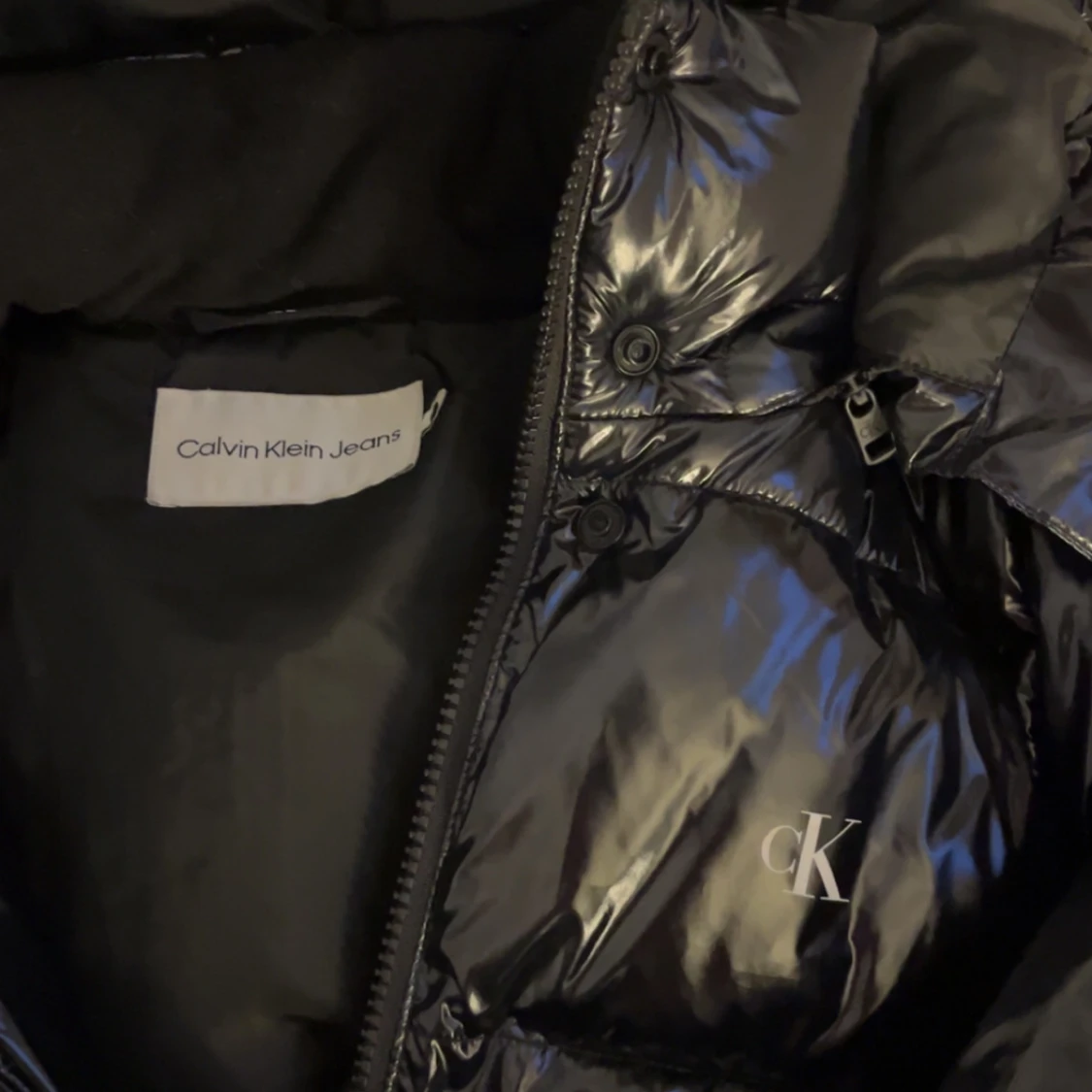 Svart pufferjacka från Calvin Klein - 90