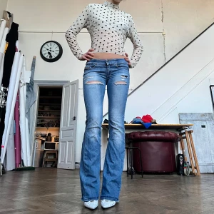 Diesel jeans - Snygga diesel jeans i en ljus tvätt🥰midjemått 74cm och innerbenslängd 83cm FÖRST TILL KVARN!