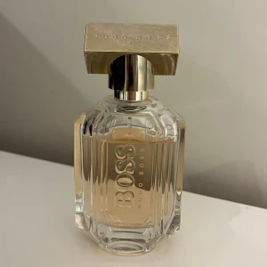 Hugo Boss parfym - Har försökt använda men tycker inte doften passar mig tyvärr😔 köpt för 700