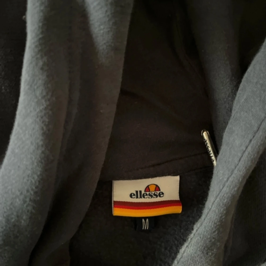 Mörkblå hoodie från Ellesse - 91