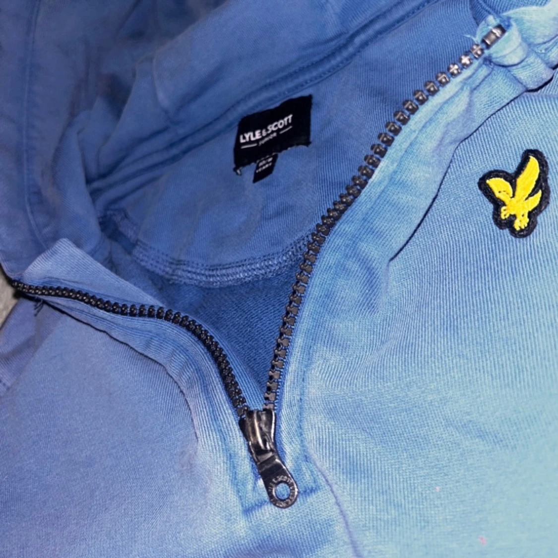Blå hoodie från Lyle & Scott - 92