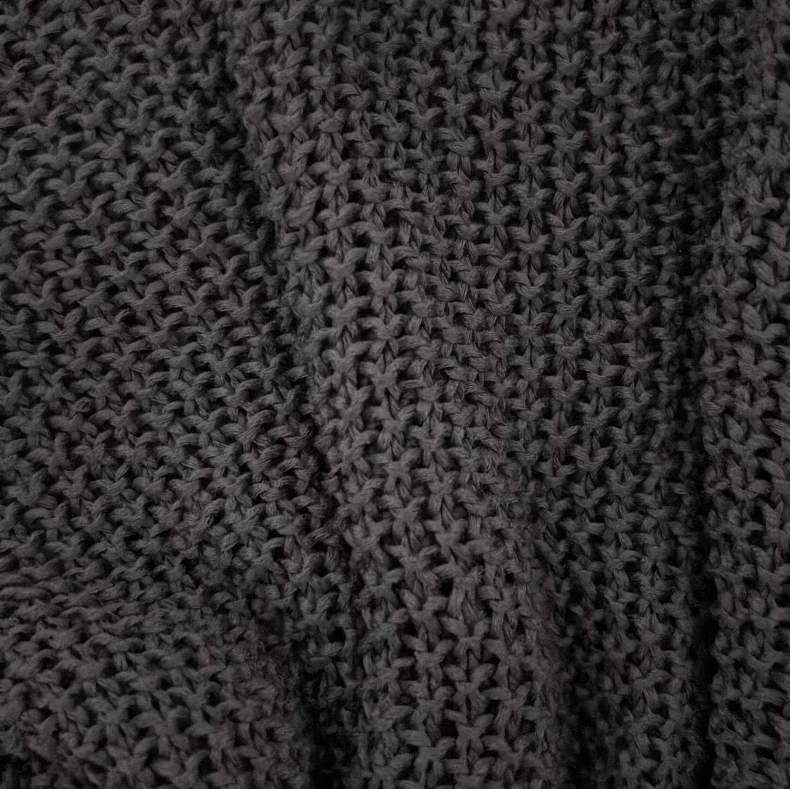 Mörkt blå stickad genomskinlig tröja - 90