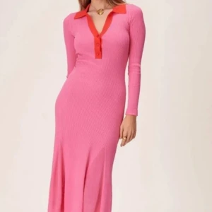 ADOORE - klänning - Denna klänning är sparsamt använd och går inte att få tag på längre. Så himla fin!❤️🩷 storlek 38