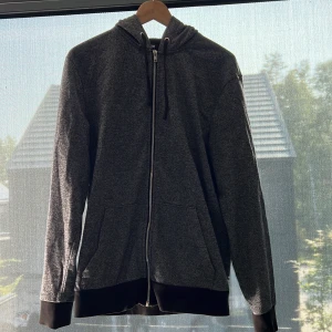 H&M hoodie M - Endast provad och oandvänd