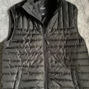 Only & sons väst  - Riktigt snygg och knappt använd 