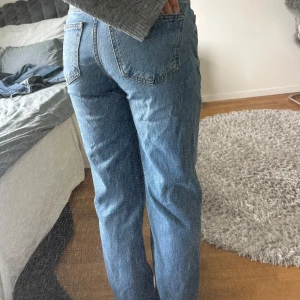 Lågmidjade jeans - Säljer mina skit snygga lågmidjade jeans från gina tricot🩷🩷