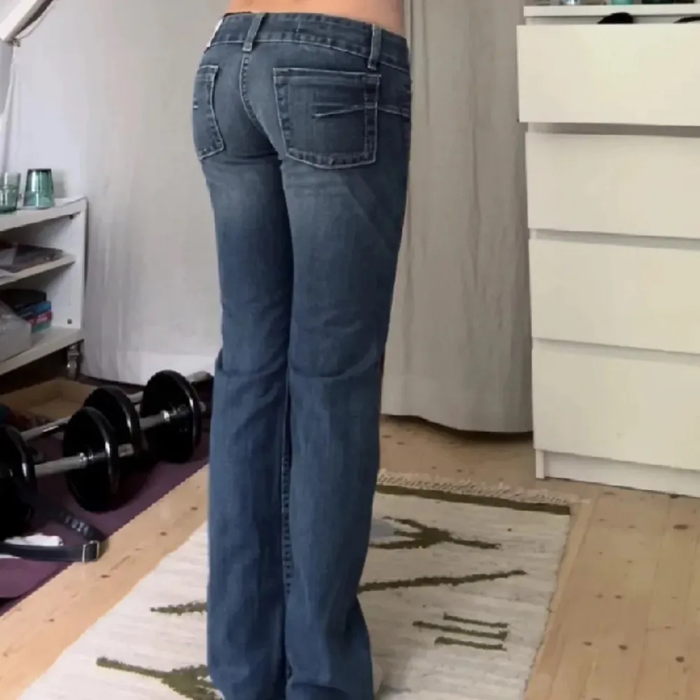 Hej! Säljer dessa då det inte kommer till användning helt oanvända! . Jeans & Byxor.