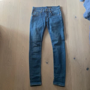 Tiger Sweden jeans stl: 30/32 - Ett par riktigt feta tiger Sweden jeans i modellen slim. 10/10 i skick men säljer för att jag har växt ur dem. Det går att förhandla om priset