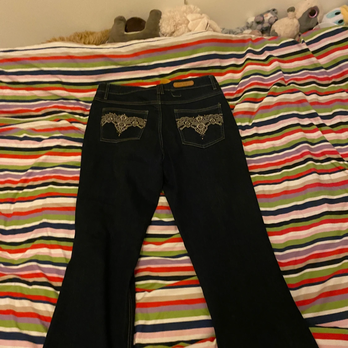 Svarta jeans med broderade detaljer - 90