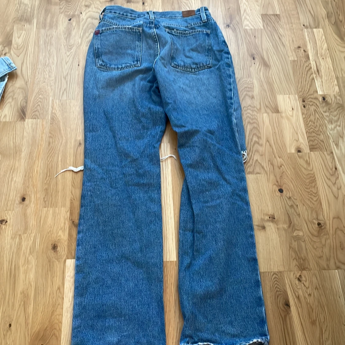 Blå bootcut jeans från BDG - 90